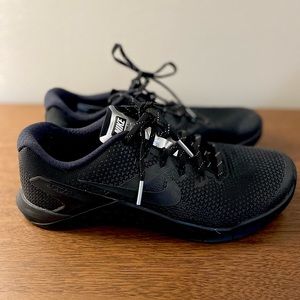 Womens Black Nike Metcon 4